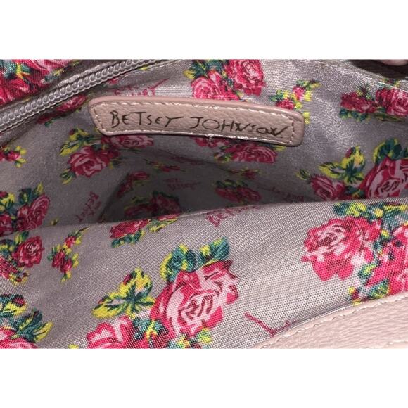 Betsey Johnson Pink Quilted Embroidered Hearts Roses Lining Shoulder Bag Large - Picture 10 of 12